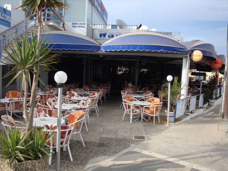 Waves Coctail Bar Protaras